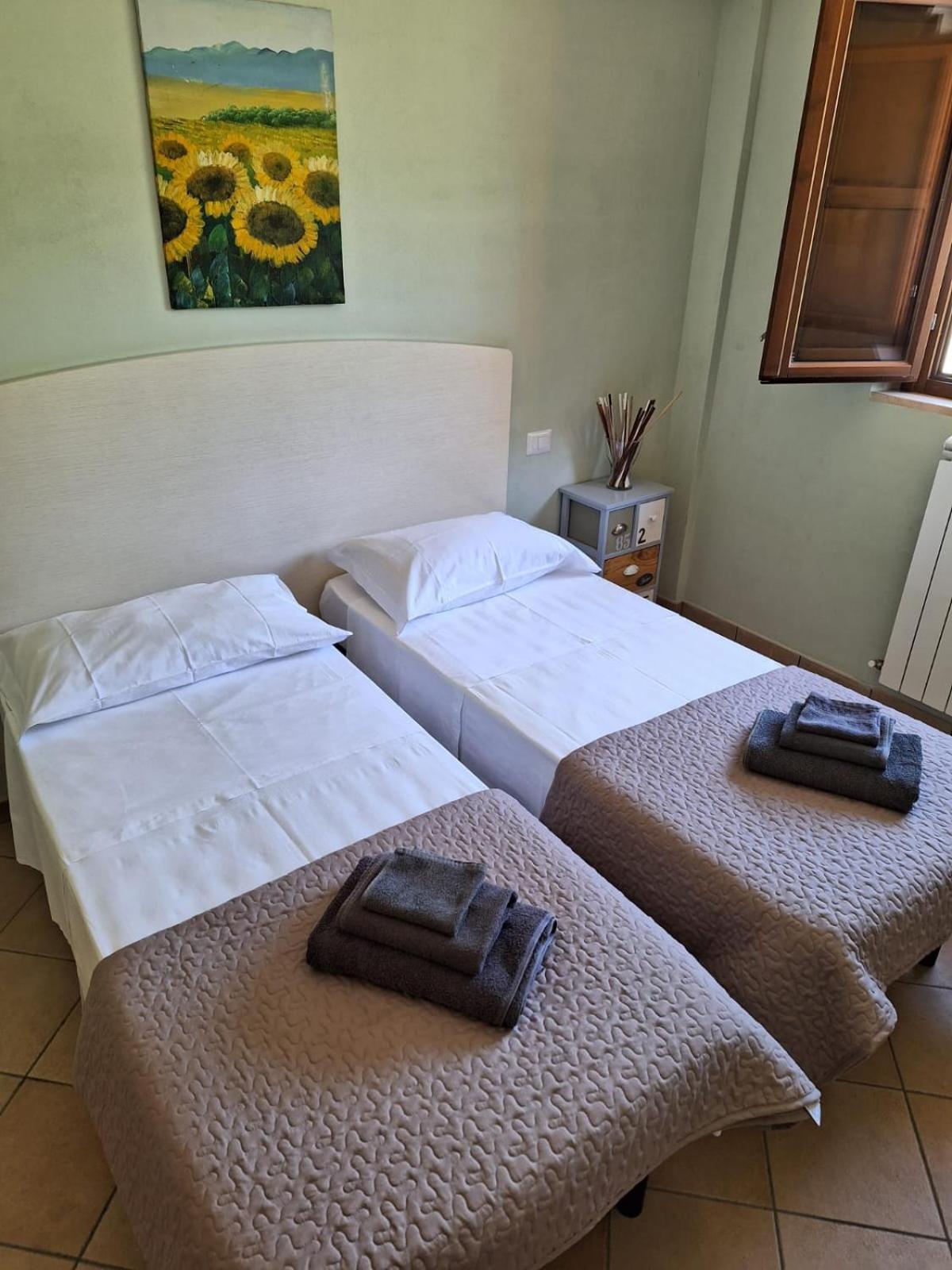 Terrazza Cassiopea Apartment Capradosso ภายนอก รูปภาพ